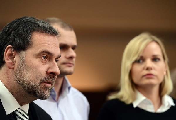  Radek John, předseda Věcí veřejných, David Kádner, poslanec, Kateřina Klasnová, místopředsedkyně.