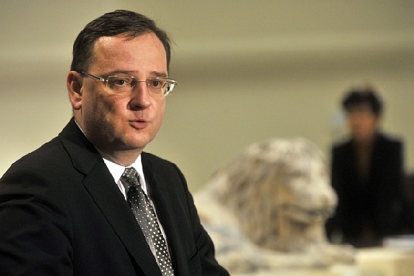 Premiér Petr Nečas považuje přítomnost poslance Romana Pekárka (ODS) za destruktivní pro vládu i ODS.
