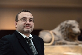Exministr školství Josef Dobeš podpořil vládu Petra Nečase.