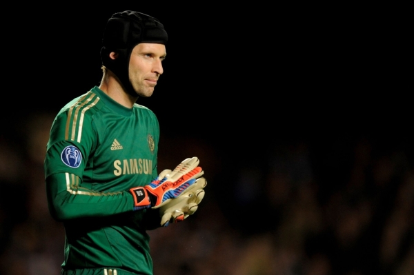 Gólman Chelsea Petr Čech.
