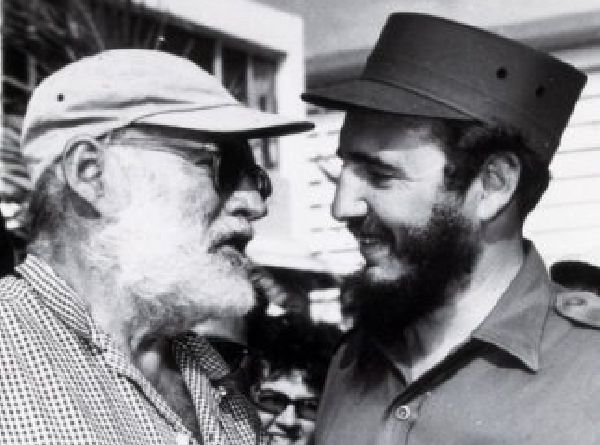 Fidel Castro s přítelem Ernestem Hemingwayem.