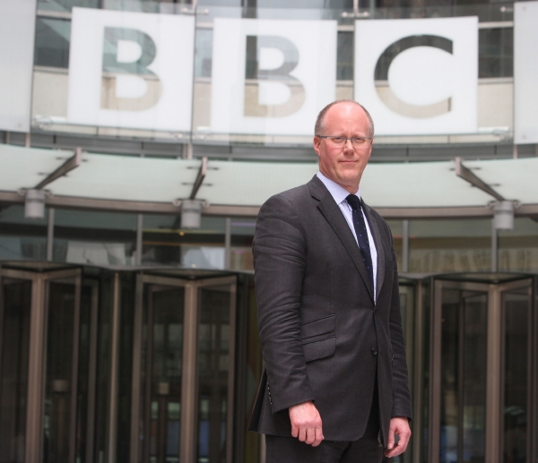 George Entwistle odstoupil z postu generálního ředitele BBC.