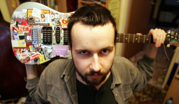 Frontman kapely Květy Martin Evžen Kyšperský.