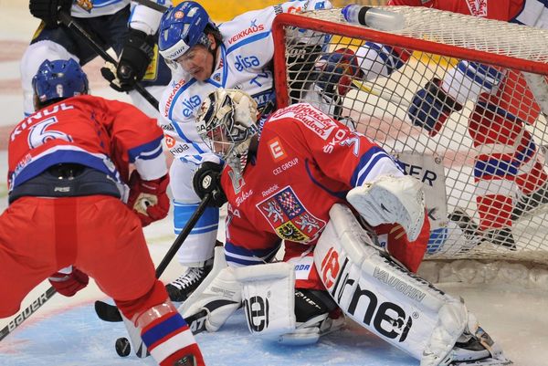 Ondřej Pavelec v akci.