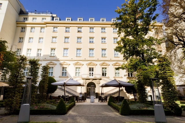 Hotel Kempinski v Hybernské ulici v Praze.
