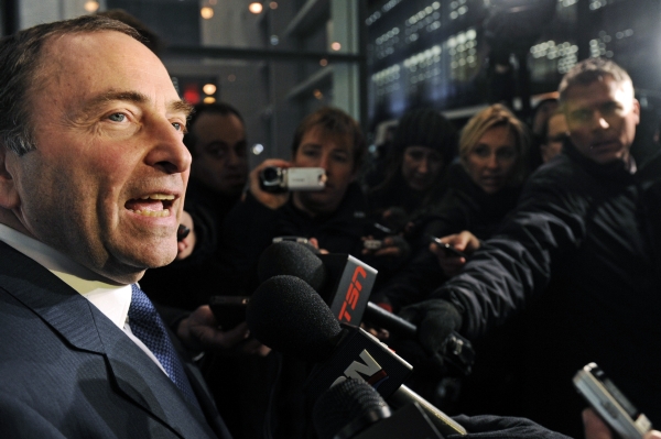 Komisionář NHL Gary Bettman si myslí, že na kompromisy je už dost pozdě. Komisionář NHL Gary Bettman si myslí, že na kompromisy je už dost pozdě.
