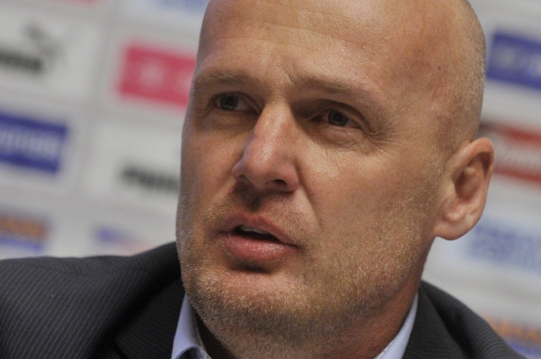 Trenér české fotbalové reprezentace Michal Bílek. Trenér české fotbalové reprezentace Michal Bílek.