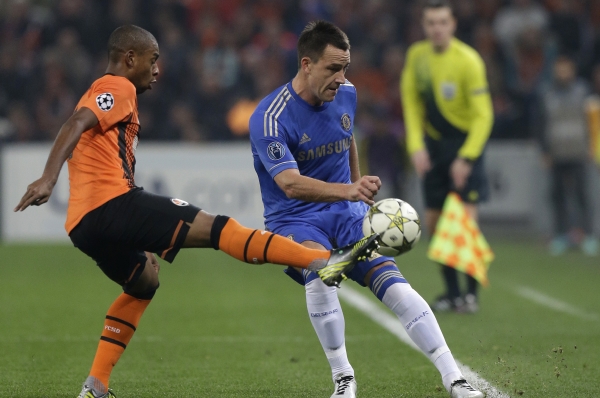 John Terry v zápase s Doněckem. John Terry v zápase s Doněckem.