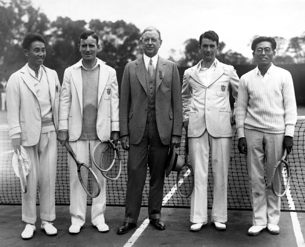 Dwight Filley Davis (uprostřed), zakladatel slavného Davis Cupu.