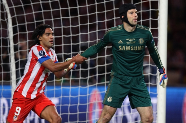 Radamel Falcao a Petr Čech. Budoucí spoluhráči v dresu Chelsea?