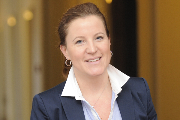 Karolína Peake.