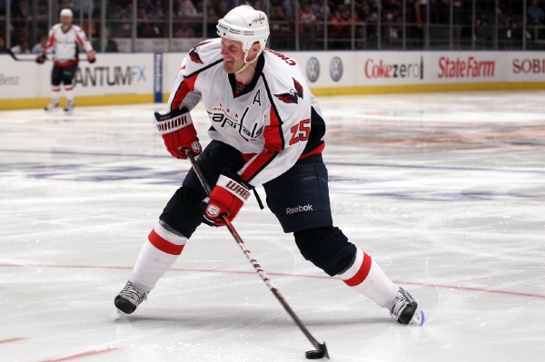 Kanaďan Jason Chimera z Washingtonu posílí extraligový Chomutov. 