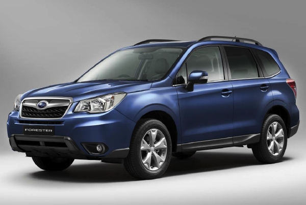 Čtvrtá generace Subaru Forester s upraveným vzhledem.