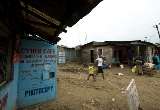 V Nairobi se s internetovými kavárnami roztrhl pytel. V Nairobi se s internetovými kavárnami roztrhl pytel.