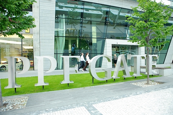 PPF a Generali jednají s bankami o tom, aby nepožadovali předčasné splacení obřího úvěru.