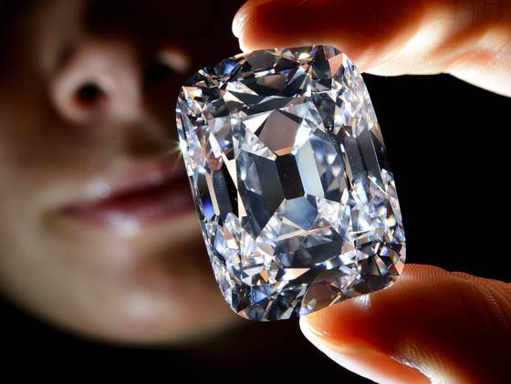 V Ženevě se tento týden dražily pěkné kousky: diamant známý jako Arcivévoda Josef.