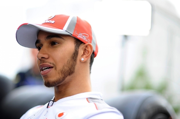 Lewis Hamilton svého rozhodnutí nelituje.