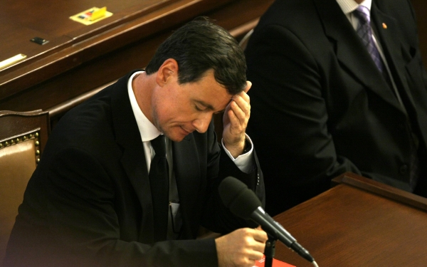 I bez svého lídra, exhejtmana Davida Ratha se sociální demokracie ve Středočeském kraji dne opět dohodla na spolupráci v krajské vládě s komunisty. 
