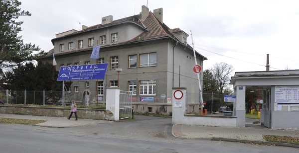Podřipská nemocnice s poliklinikou v Roudnici nad Labem.