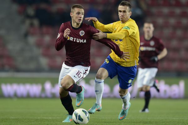 Pavel Kadeřábek ze Sparty a Ján Chovanec z Teplic.