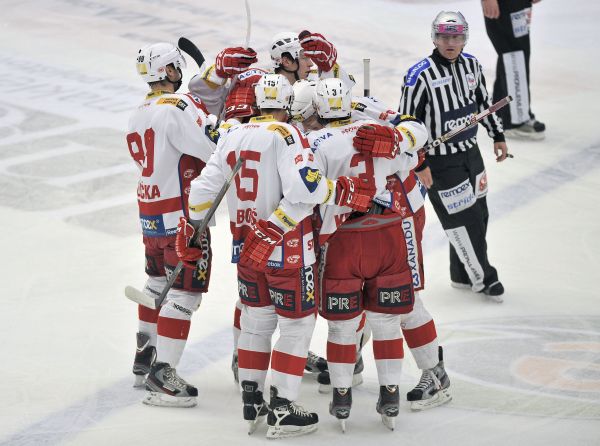 Hokejisté Slavie porazili Spartu 4:2.