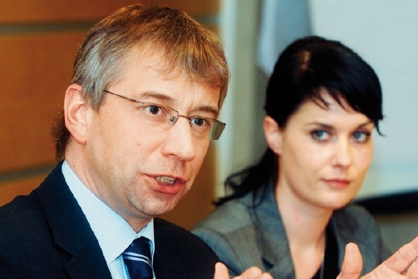Viktorie Plívová s někdejším ministrem Jaromírem Drábkem.