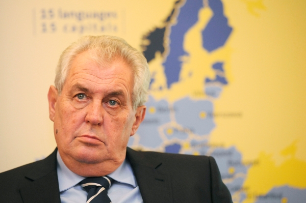 Miloš Zeman se stará o štěstí své dcery i za cenu zranění jejího partnera.