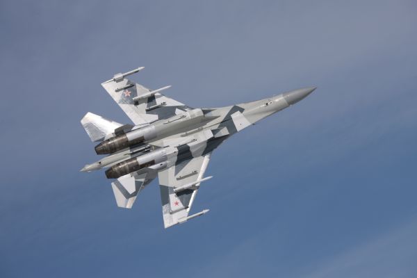 Su-35 zatím nenacházel zahraniční zákazníky. Su-35 zatím nenacházel zahraniční zákazníky.