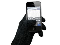 Psaní i volání je s rukavicemi Smartgloves stejně snadné jako bez nich.