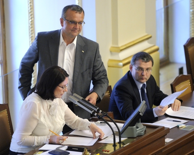 Miroslava Němcová svolala na středu mimořádnou schůzi. Miroslava Němcová svolala na středu mimořádnou schůzi.