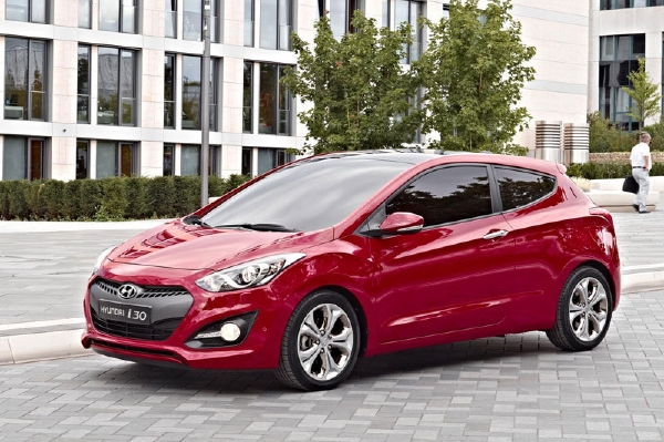 Hatchback, kombík a nyní i třídveřový vůz, to je Hyundai i30.