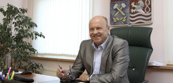 Dosavadní hejtman Karlovarského kraje Josef Novotný (ČSSD). Obhájí své křeslo?