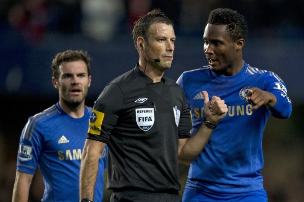 Rozhodčí Mark Clattenburg. Rozhodčí Mark Clattenburg.
