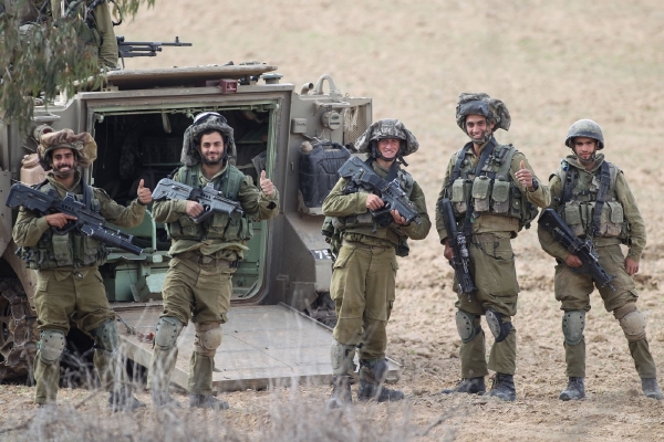 Mluvčí izraelské armády uvedl, že se "Palestinci pokusili infiltrovat do Izraele a vojáci reagovali střelbou do vzduchu".