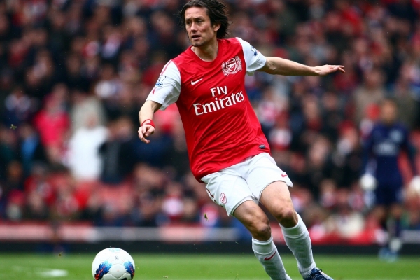 Tomáš Rosický by měl na hřišti znovu obléct dres Arsenalu.