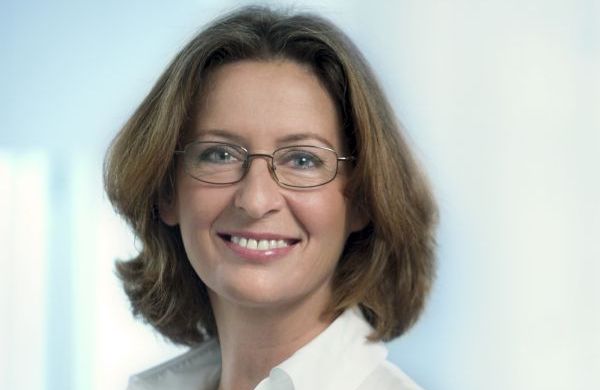 Frontmanka KPÖ Elke Kahrová. 
