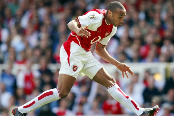 Thierry Henry v dobách své největší slávy v dresu Arsenalu.