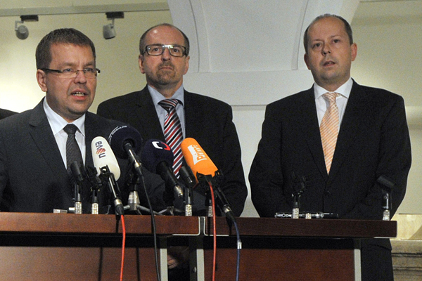 "Rebelové", kteří za úplatu rebelovat přestali. Zleva Petr Tluchoř, Ivan Fuksa a Marek Šnajdr.