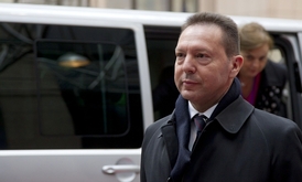 Podaří se Řecku snížit dluh na 124 procent HDP (na snímku řecký ministr financí Jannis Sturnaras)?