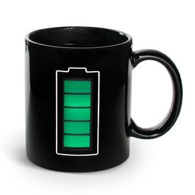 Máte vybité baterie a cítíte se bez energie? Dejte si hrnek něčeho dobrého do Thermal Battery Mug.