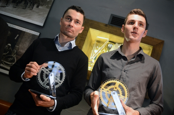Olympijský vítěz Jaroslav Kulhavý (vpravo) a úspěšný paralympionik Jiří Ježek. Olympijský vítěz Jaroslav Kulhavý (vpravo) a úspěšný paralympionik Jiří Ježek.