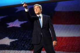 Jako o novém šéfovi amerického diplomacie se hovoří i o kongresmanovi Johnu Kerrym.