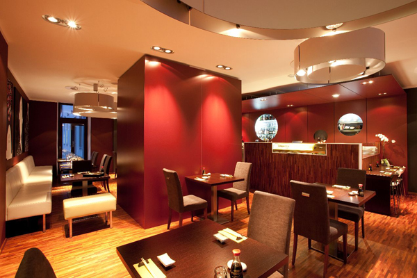 Interiér vítězné restaurace Koishi Fish & Sushi.