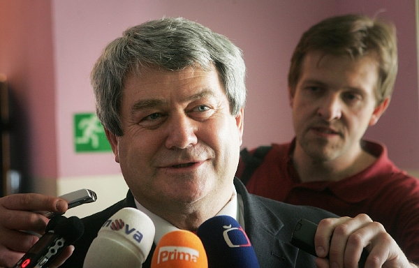 Předseda KSČM Vojtěch Filip. Předseda KSČM Vojtěch Filip.