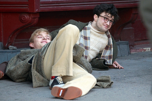 Dane De Haan a Daniel Radcliffe při natáčení snímku Kill Your Darlings. Dane De Haan a Daniel Radcliffe při natáčení snímku Kill Your Darlings.