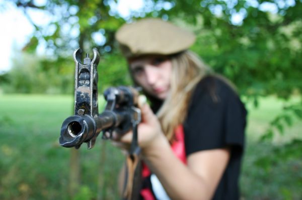 Kalašnikov akorát do (větší) kabelky.