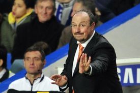 Trenér Rafael Benítez neprožívá vůbec dobrý start na lavičce Chelsea.