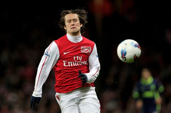 Tomáš Rosický se po dlouhém zranění opět vrátil na hřiště.