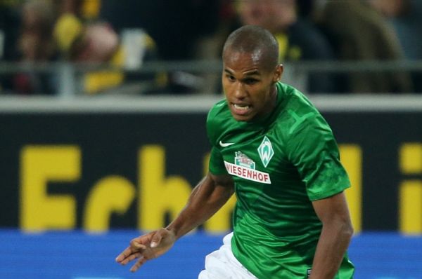 Český obránce Theodor Gebre Selassie v dresu Brém.
