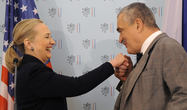Šéfka americké diplomacie Hillary Clintonová s ministrem zahraničí Karlem Schwarzenbergem.